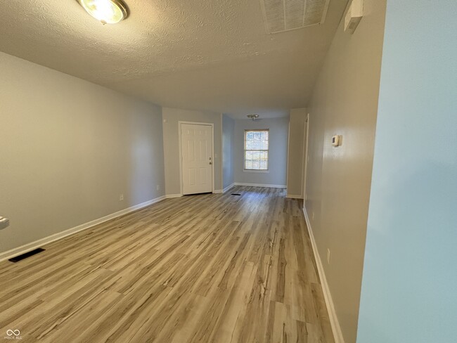 Building Photo - 4047 Byram Ave