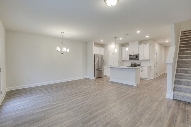 Building Photo - 1705 Tahoma Dr