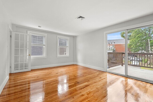Building Photo - 6 Blaney St