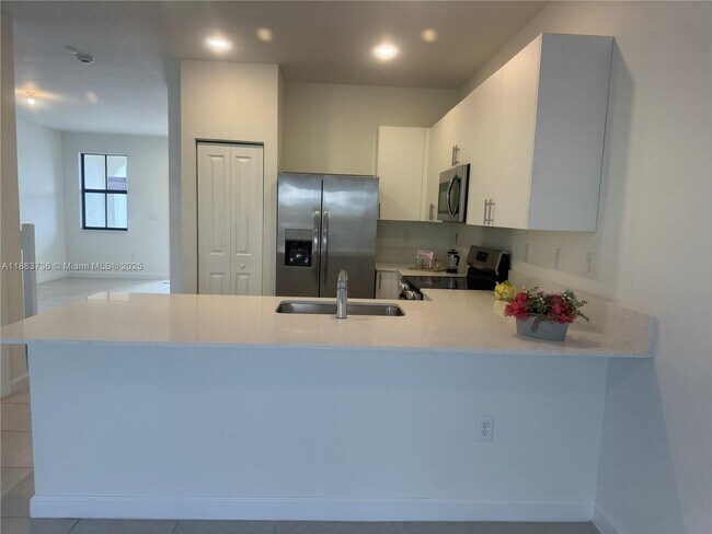 Building Photo - 12915 SW 231st Ter