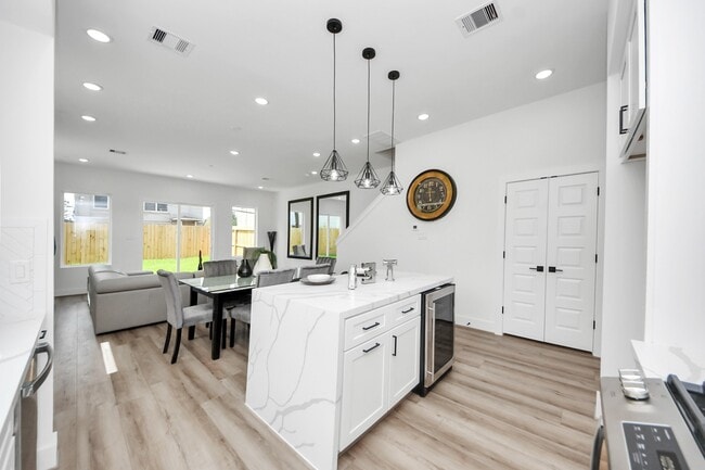 Building Photo - 3118 Wentworth St