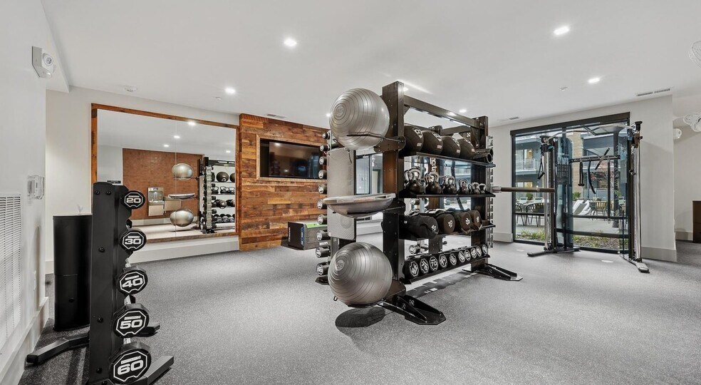 Building Photo - 1310 Hillside Ave