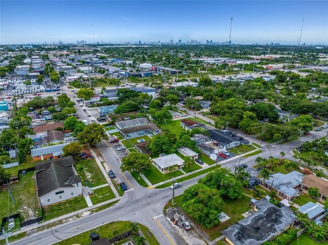 Building Photo - 6044 Funston St