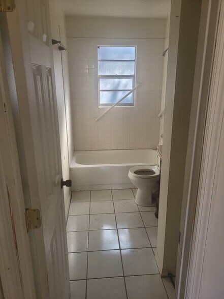 Building Photo - 11851 Illinois St