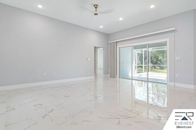 Building Photo - FULLY FENCED, LIKE NEW, CUSTOM BUILT 3/2/2 ON A CUL DE SAC IN DESIRABLE QUAIL HOLLOW