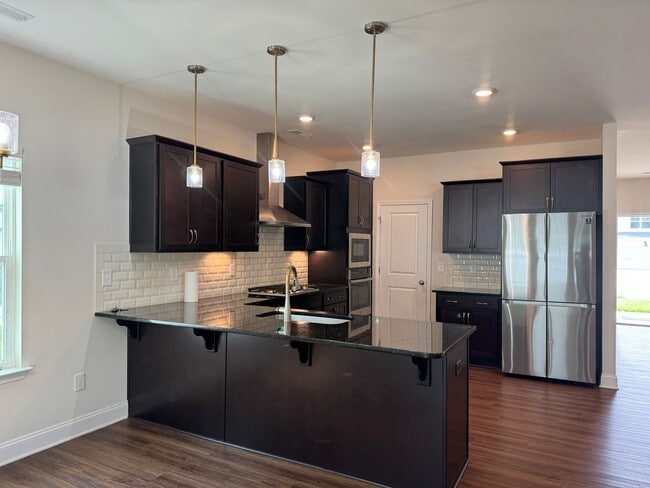 Building Photo - Spacious 4BR 3BA home in Northern Greensboro