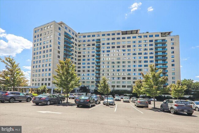 Building Photo - 10500 ROCKVILLE PIK