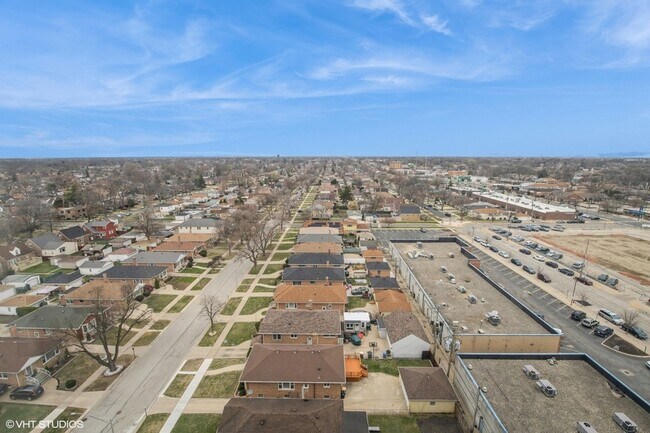 Building Photo - 7234 W North Ave