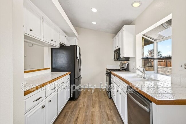 Building Photo - 29664 Buena Tierra
