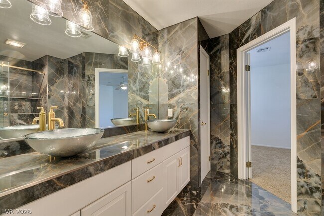 Building Photo - 174 Buena Ct