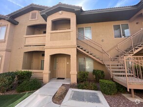 Building Photo - 3 bedroom single floor Condo - all applian...