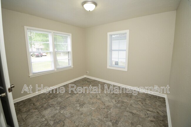 Building Photo - 6268 E Latimer St