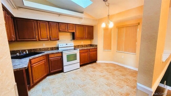 Building Photo - 732 Sinclair Terrace