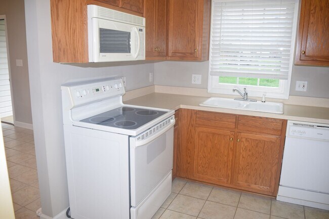 Building Photo - Hollar Duplex Conover