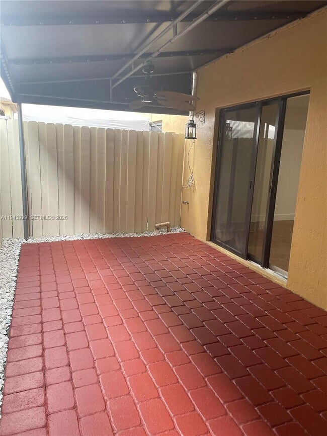 Building Photo - 11115 W Okeechobee Rd