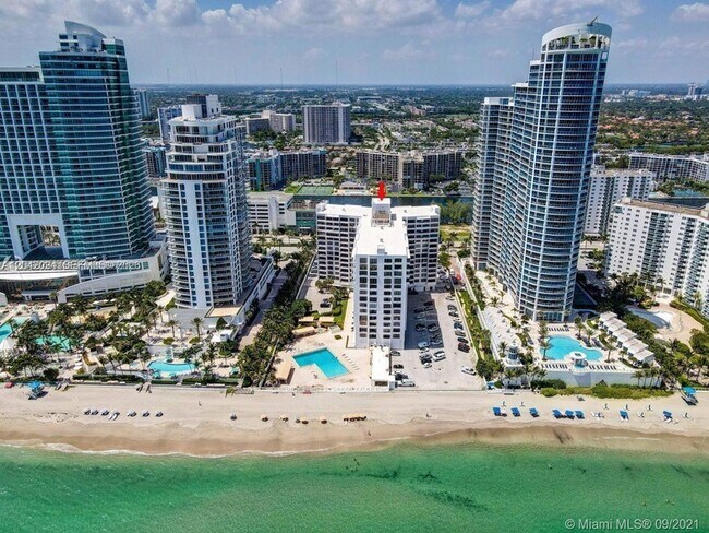 Building Photo - 3505 S Ocean Dr