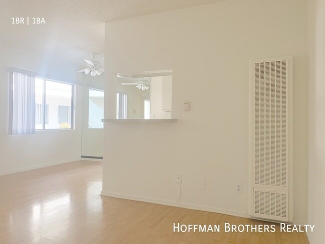 Building Photo - 2309 S Bentley Ave