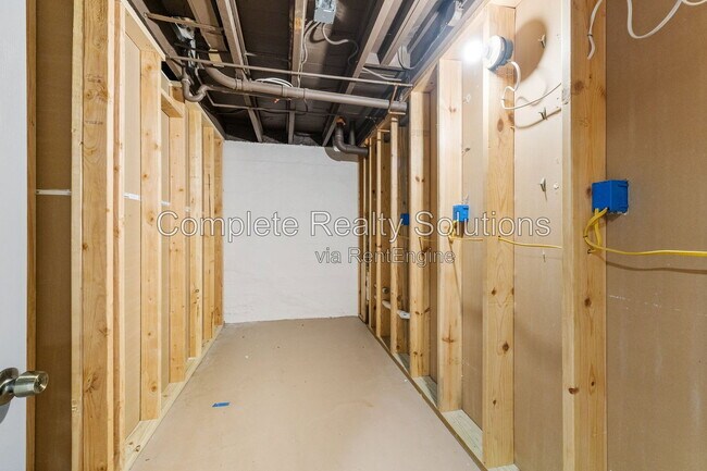 Building Photo - 8511 Florence Ave