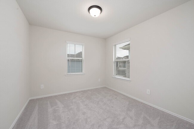 Building Photo - 3405 Knighton Hill Dr
