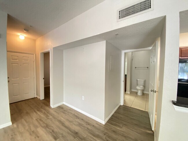 Building Photo - Park Central Gated Community!!2/2 with a G...