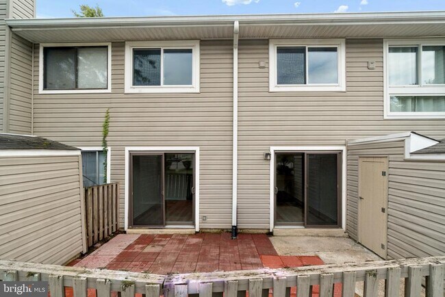 Building Photo - 290 Hilltop Ln