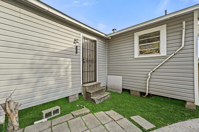 Building Photo - 4313 Engleford St