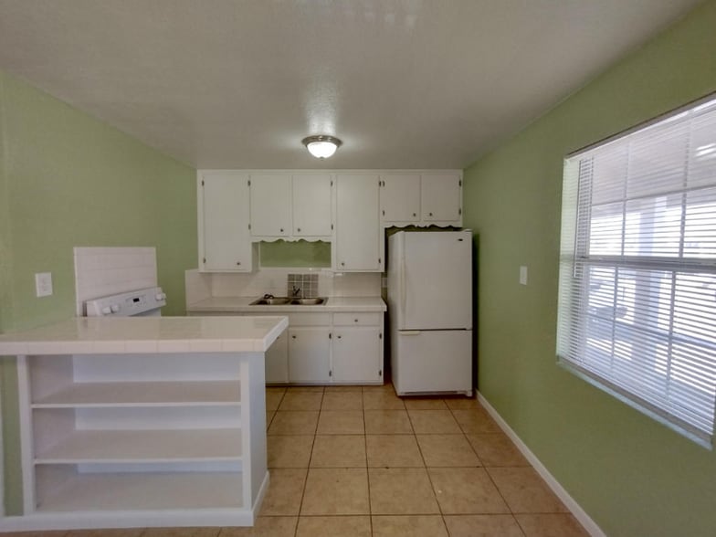 Building Photo - 1204 Bundrant Dr