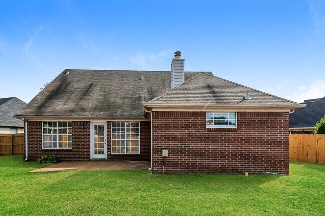Building Photo - 1168 Red Fern Cir W