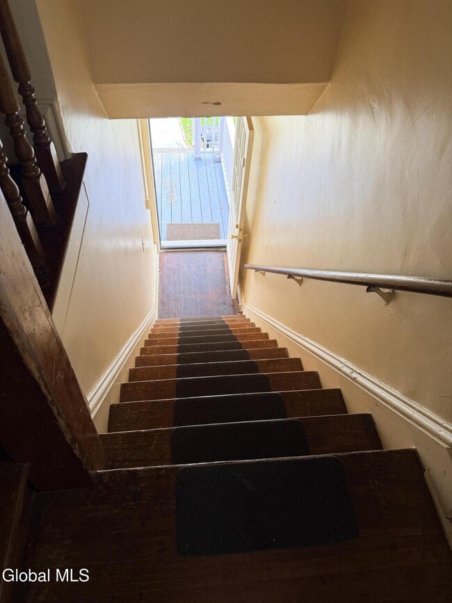 Building Photo - 90 Woodlawn Ave