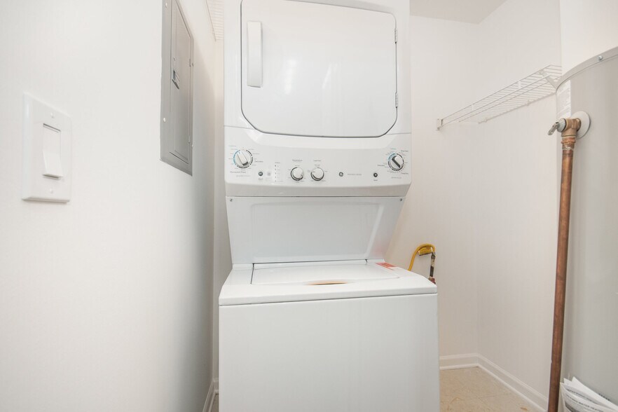 Building Photo - 734 N Gary Ave