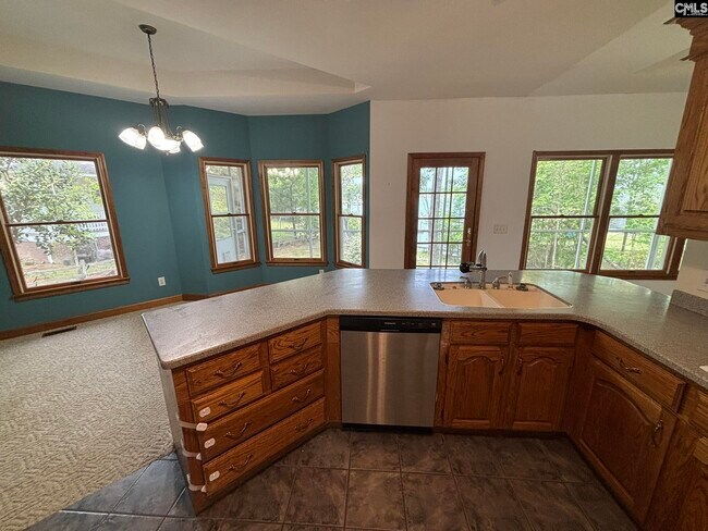 Building Photo - 527 Superior Cir