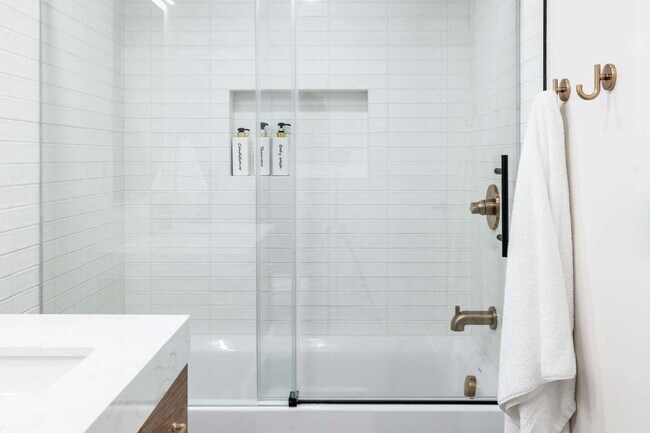 Building Photo - Modern Luxury Rental with Unobstructed Fla...