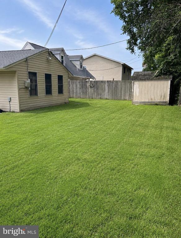 Building Photo - 2515 Woodlawn Dr