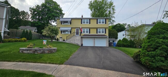 Building Photo - 14 Cadwell Ct