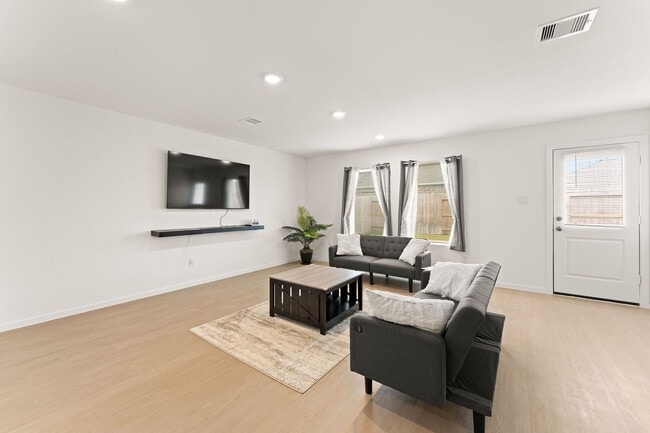 Building Photo - 29022 Rustic Windmill Wy