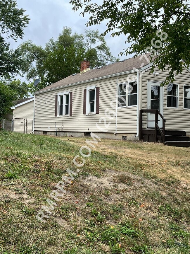 Building Photo - 1220 Fairview Ave