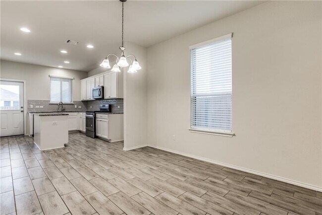 Building Photo - 1413 Cliffbrake Wy
