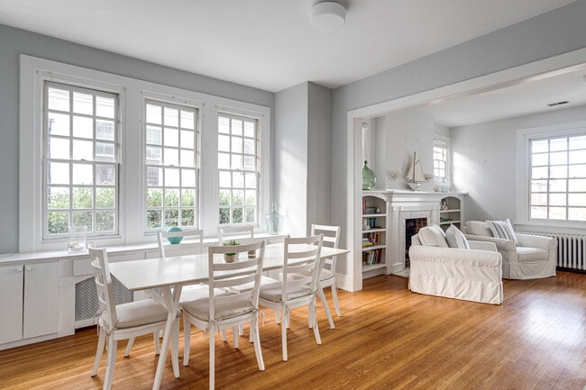 Building Photo - 302 Rucker Pl