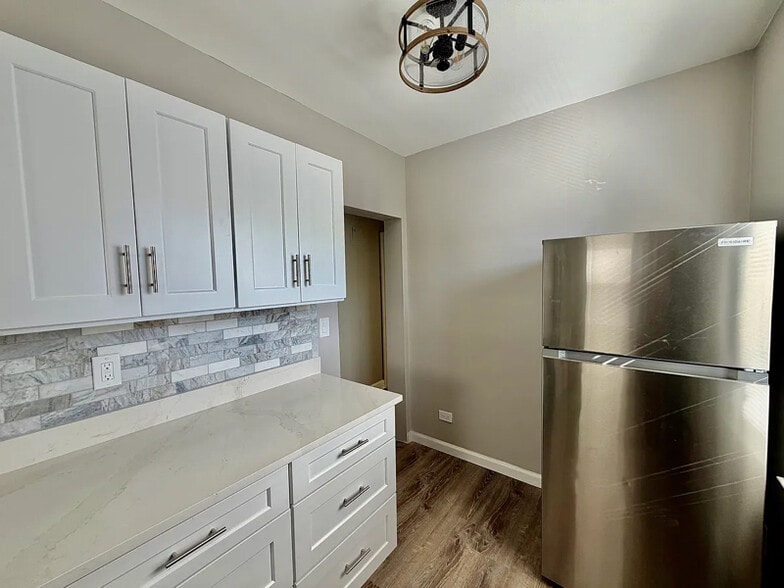 Building Photo - 10 Laurel St