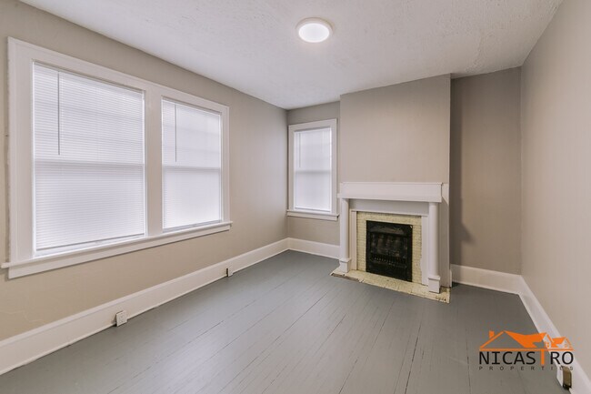 Building Photo - 2072 Indianola Ave