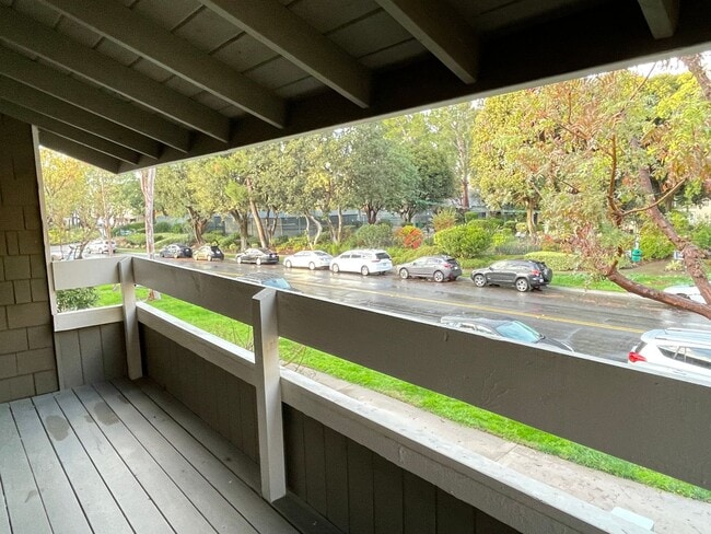 Building Photo - Unique Condo In Irvine