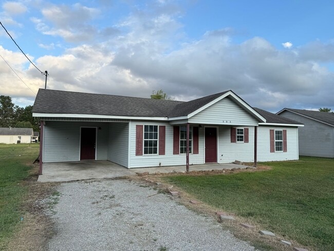 Building Photo - 3 Bedroom/1 Bathroom Home in Paragould AR ...