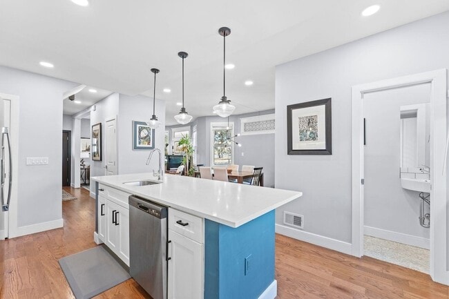 Building Photo - 76 Condict St