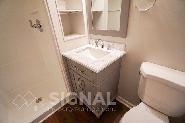 Building Photo - 105 Silverleaf Dr