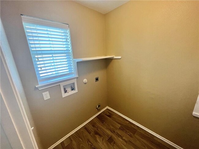 Building Photo - 7813 Duber Ln