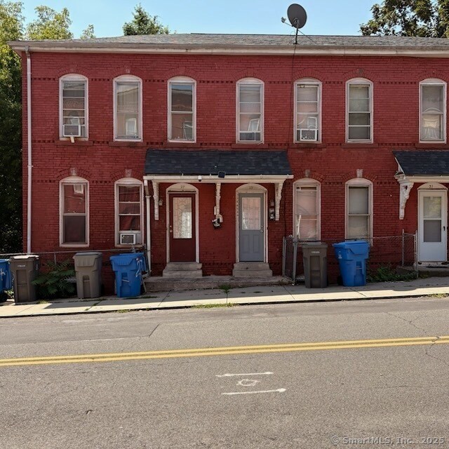 Building Photo - 27 Summer St