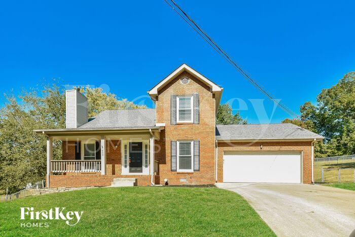 Primary Photo - 609 W Creek Dr