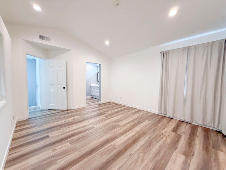 Primary bedroom - 3598 Meadowlark St