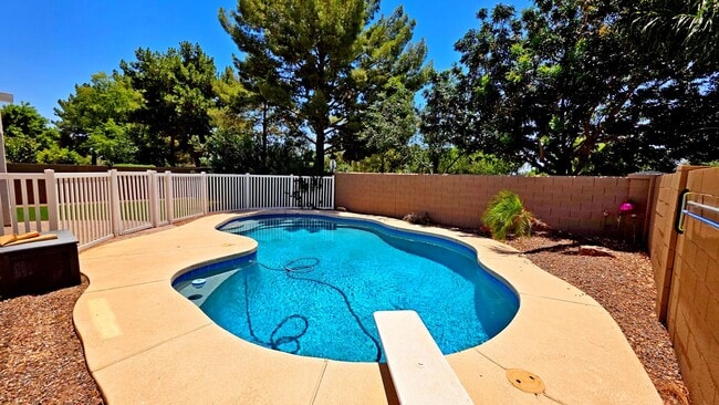 Building Photo - Beautiful Augusta Ranch Home Available Now!