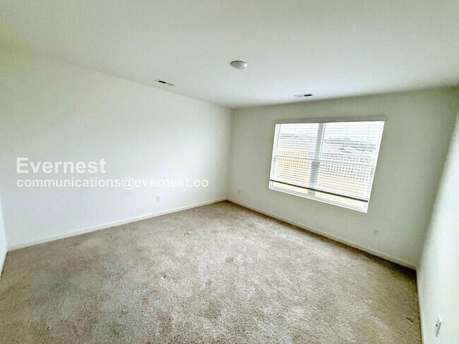 Building Photo - 241 Koslin Lp